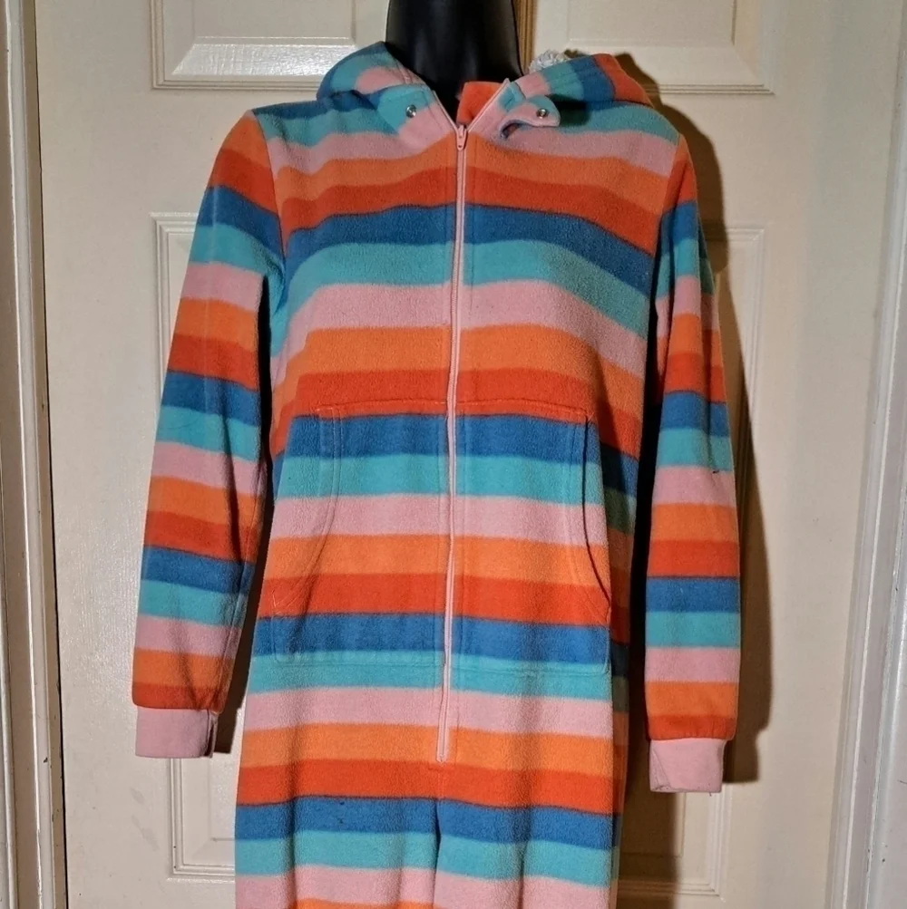 Gymboree XL one Piece striped night suite